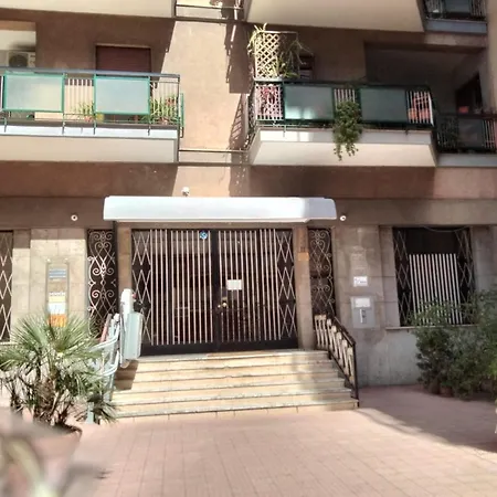 Διαμέρισμα Lascaris11 *