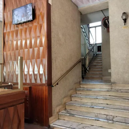Διαμέρισμα Lascaris11 *